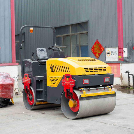 Road roller RDT-3T 03.jpg